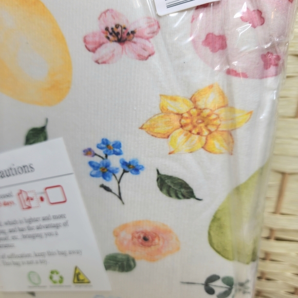 NIP Easter Shower Curtain With Hooks 72" X 72" - Picture 5 of 7